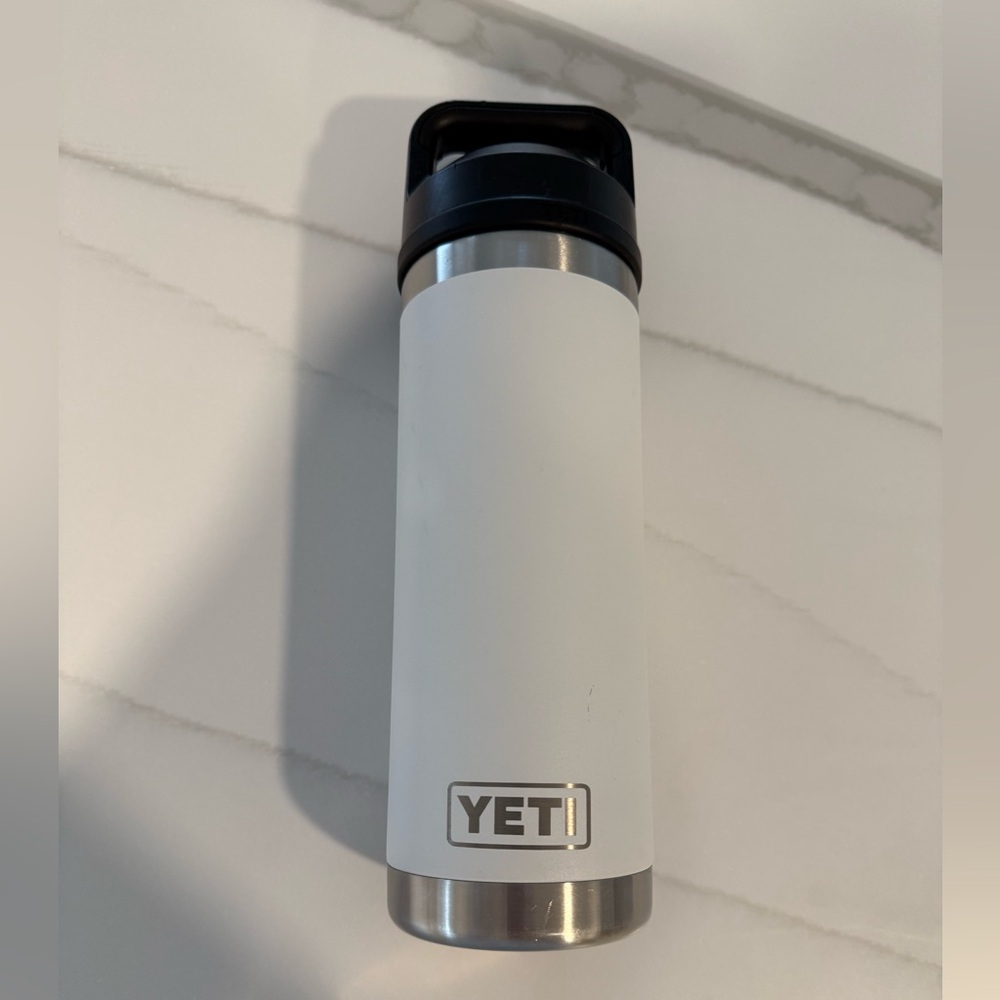 Yeti Rambler 26oz Water Bottle with Chug Cap